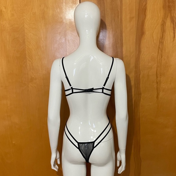 Frederick’s of Hollywood Floral Mesh Bodysuit Size Small Crotchless - Picture 5 of 8